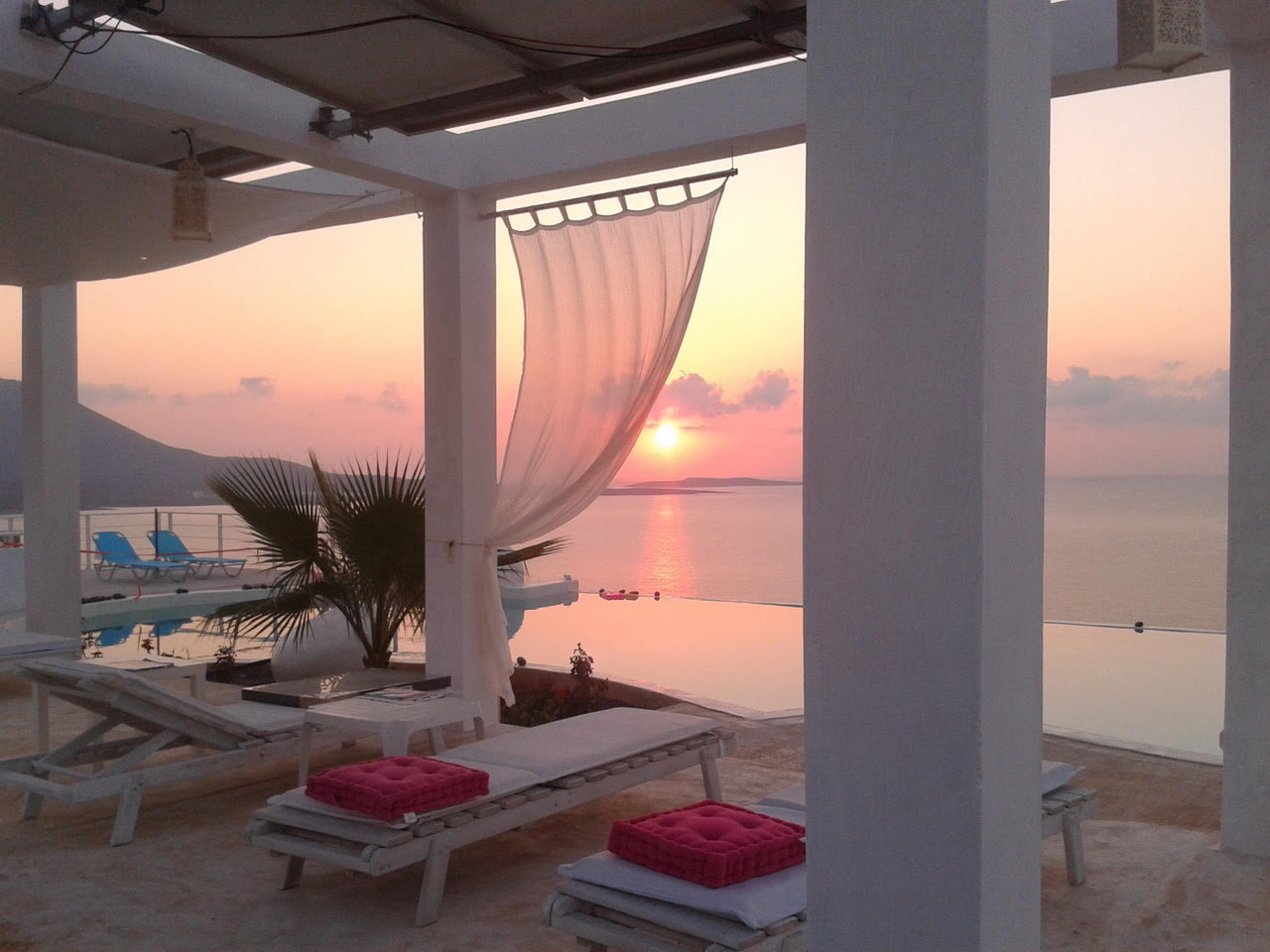 Infinity pool